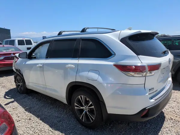 5TDJKRFHXGS269307 2016 TOYOTA HIGHLANDER - Image 2