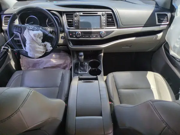 5TDJKRFHXGS269307 2016 TOYOTA HIGHLANDER - Image 8