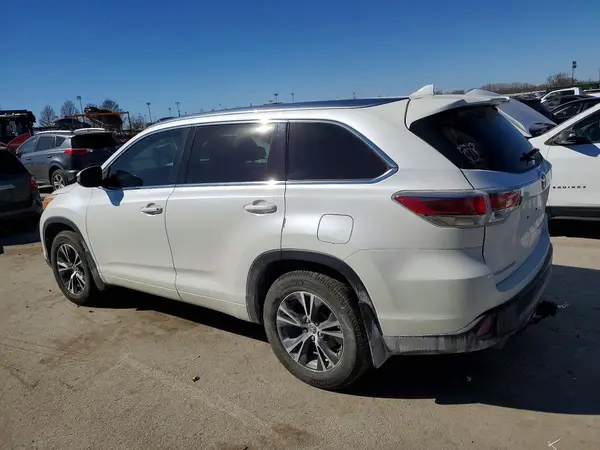5TDJKRFHXGS270893 2016 TOYOTA HIGHLANDER - Image 2