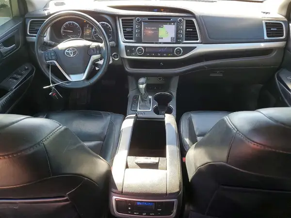 5TDJKRFHXGS270893 2016 TOYOTA HIGHLANDER - Image 8