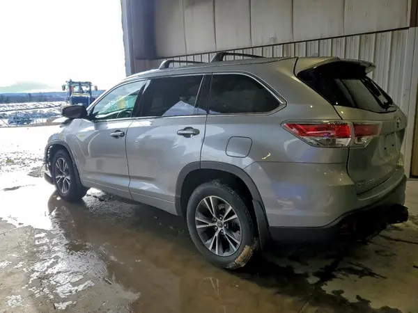 5TDJKRFHXGS281277 2016 TOYOTA HIGHLANDER - Image 2