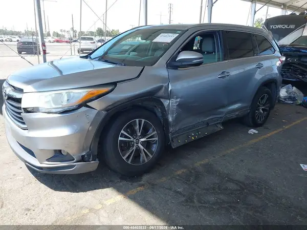 5TDJKRFHXGS286026 2016 TOYOTA HIGHLANDER - Image 2