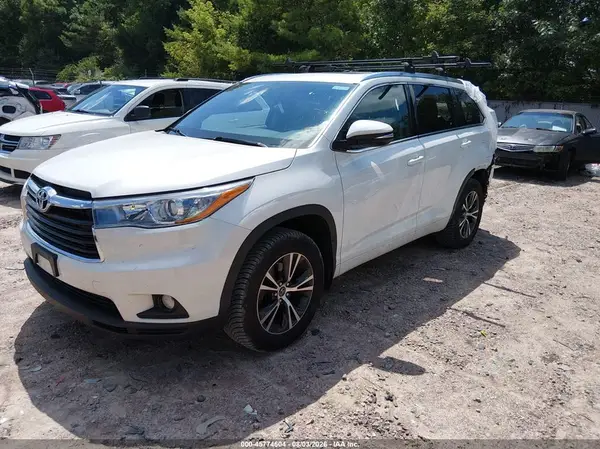 5TDJKRFHXGS286687 2016 TOYOTA HIGHLANDER - Image 2