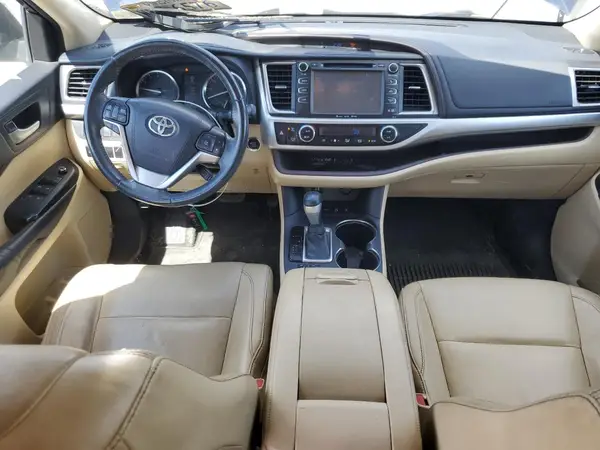 5TDJKRFHXGS289251 2016 TOYOTA HIGHLANDER - Image 8