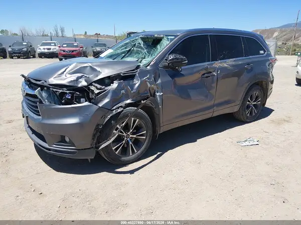5TDJKRFHXGS295342 2016 TOYOTA HIGHLANDER - Image 2