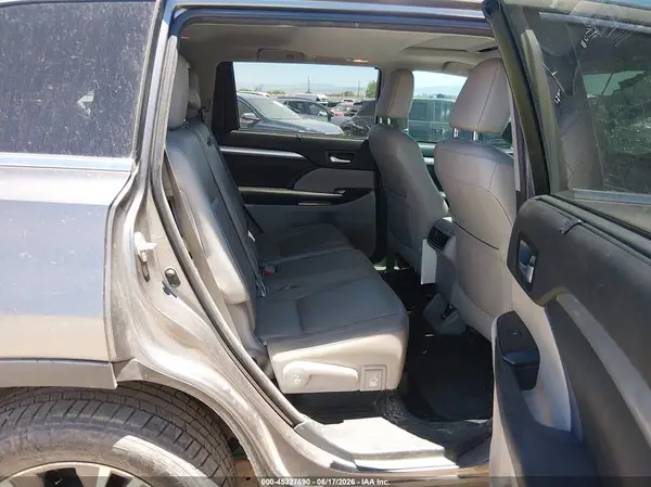 5TDJKRFHXGS295342 2016 TOYOTA HIGHLANDER - Image 8