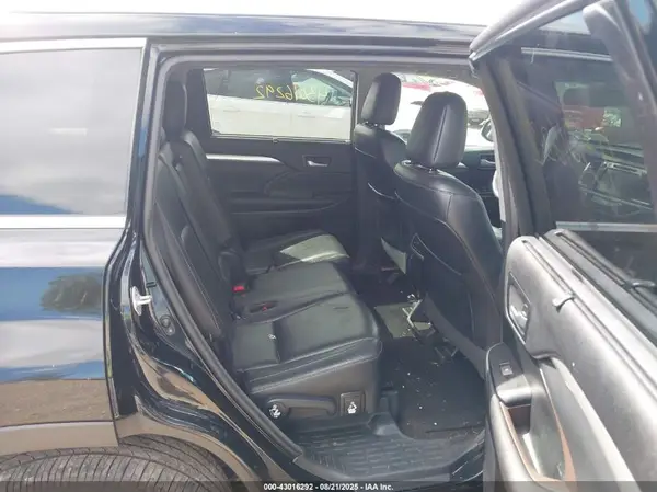 5TDJKRFHXGS301219 2016 TOYOTA HIGHLANDER - Image 8
