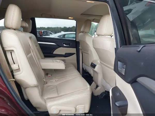 5TDJKRFHXGS301737 2016 TOYOTA HIGHLANDER - Image 8