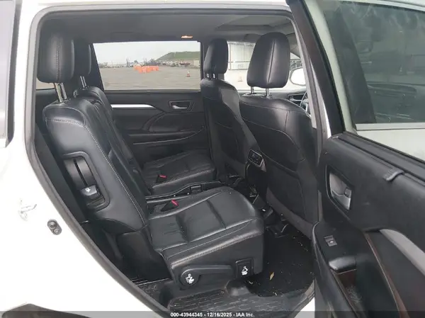 5TDJKRFHXGS307649 2016 TOYOTA HIGHLANDER - Image 8
