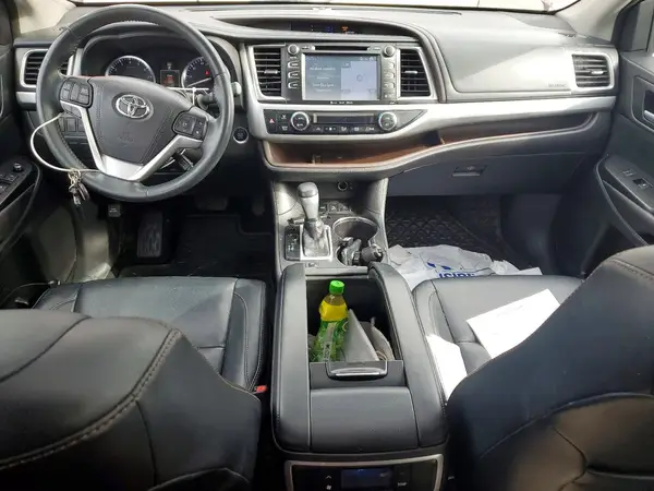 5TDJKRFHXGS309899 2016 TOYOTA HIGHLANDER - Image 8