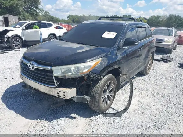 5TDJKRFHXGS310535 2016 TOYOTA HIGHLANDER - Image 2