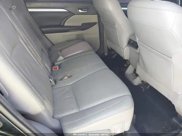 5TDJKRFHXGS310535 2016 TOYOTA HIGHLANDER - Image 8