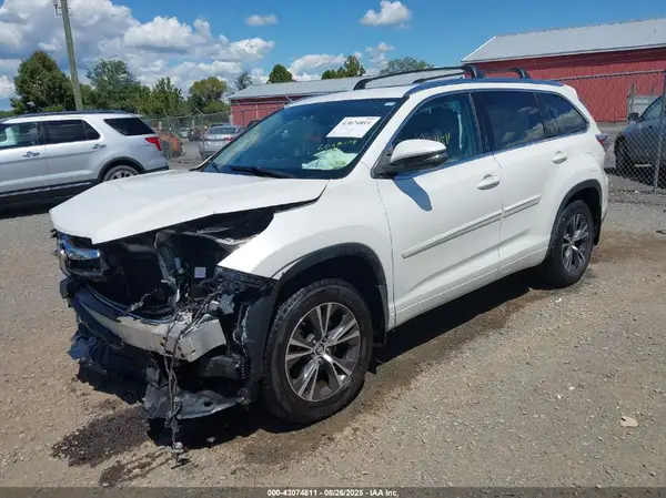 5TDJKRFHXGS312480 2016 TOYOTA HIGHLANDER - Image 2