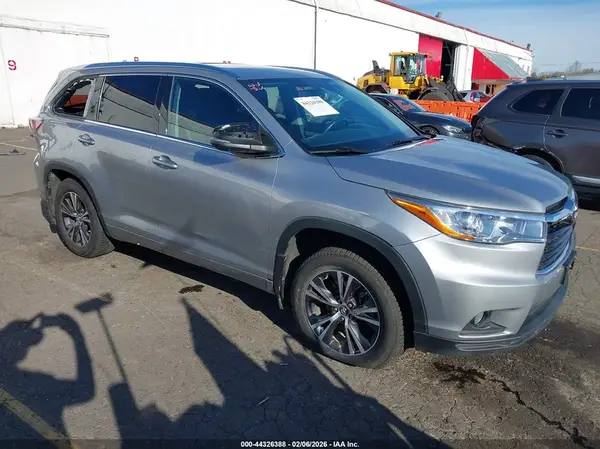 5TDJKRFHXGS313712 2016 TOYOTA HIGHLANDER - Image 1