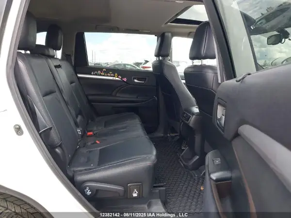 5TDJKRFHXGS315833 2016 TOYOTA HIGHLANDER - Image 8