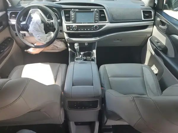 5TDJKRFHXGS317775 2016 TOYOTA HIGHLANDER - Image 8