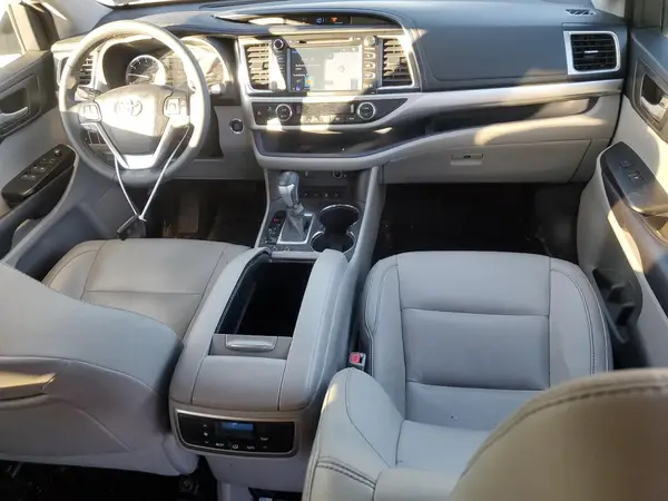 5TDJKRFHXGS321535 2016 TOYOTA HIGHLANDER - Image 8