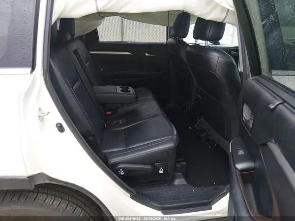 5TDJKRFHXGS322197 2016 TOYOTA HIGHLANDER - Image 8