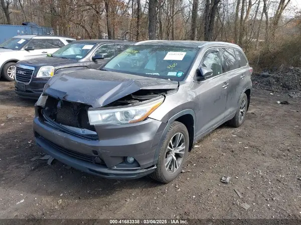 5TDJKRFHXGS322636 2016 TOYOTA HIGHLANDER - Image 2