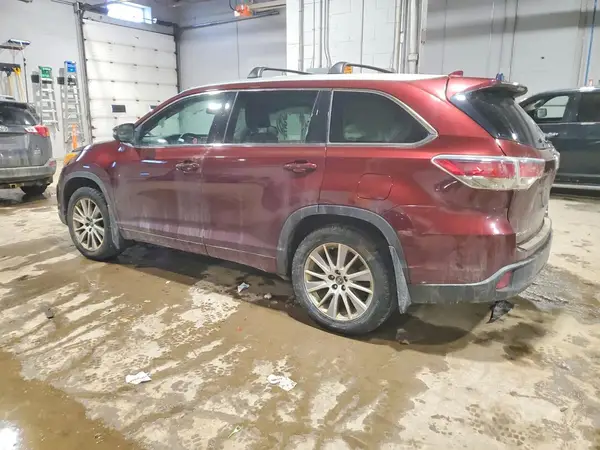 5TDJKRFHXGS323267 2016 TOYOTA HIGHLANDER - Image 2