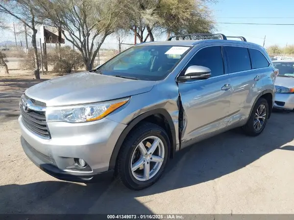 5TDJKRFHXGS327142 2016 TOYOTA HIGHLANDER - Image 2