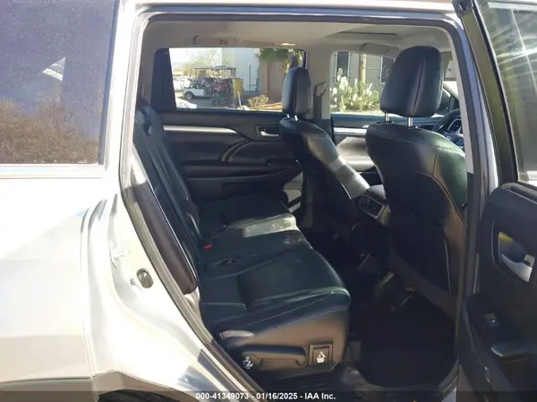 5TDJKRFHXGS327142 2016 TOYOTA HIGHLANDER - Image 8