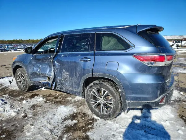5TDJKRFHXGS332521 2016 TOYOTA HIGHLANDER - Image 2
