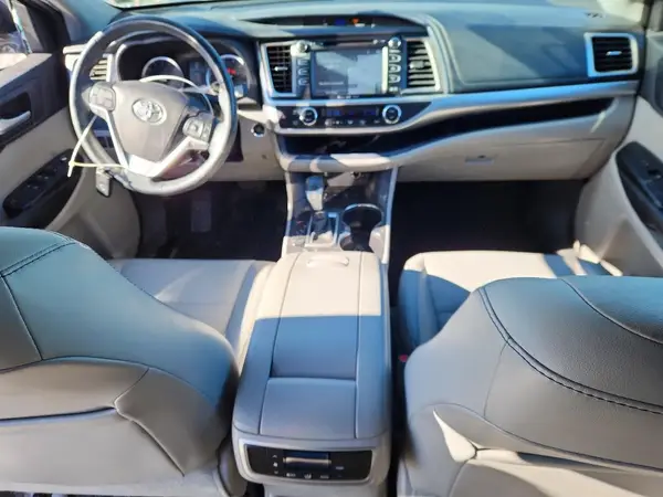5TDJKRFHXGS332521 2016 TOYOTA HIGHLANDER - Image 8