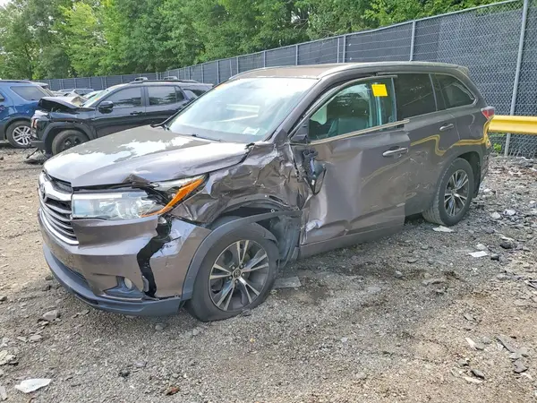 5TDJKRFHXGS335306 2016 TOYOTA HIGHLANDER - Image 1