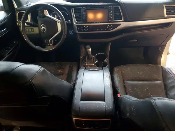 5TDJKRFHXGS337184 2016 TOYOTA HIGHLANDER - Image 8