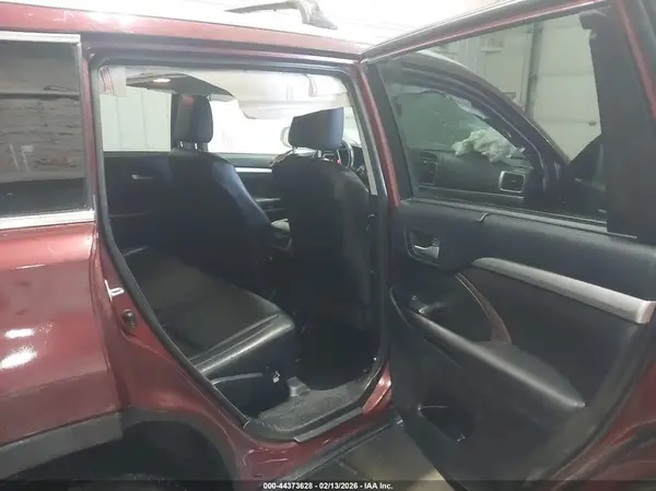 5TDJKRFHXGS337718 2016 TOYOTA HIGHLANDER - Image 8