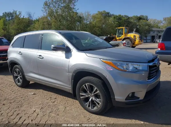 5TDJKRFHXGS339713 2016 TOYOTA HIGHLANDER - Image 1