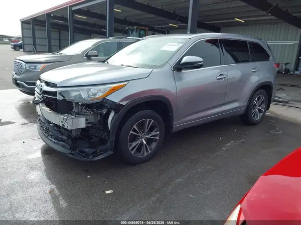 5TDJKRFHXGS343986 2016 TOYOTA HIGHLANDER - Image 2