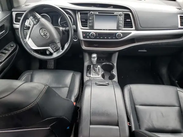 5TDJKRFHXGS349898 2016 TOYOTA HIGHLANDER - Image 8