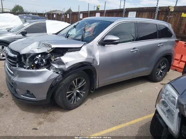 5TDJKRFHXGS352316 2016 TOYOTA HIGHLANDER - Image 2