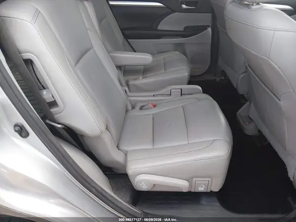 5TDJKRFHXGS352316 2016 TOYOTA HIGHLANDER - Image 8