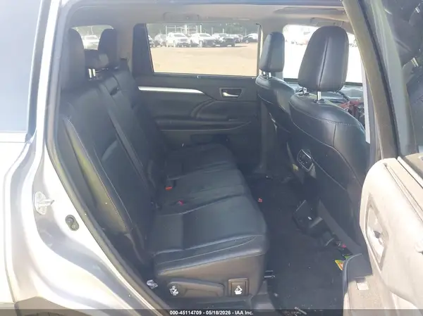 5TDJKRFHXGS352588 2016 TOYOTA HIGHLANDER - Image 8