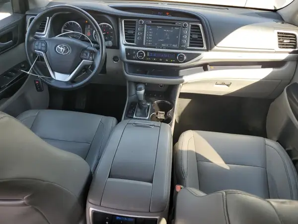 5TDJKRFHXGS352719 2016 TOYOTA HIGHLANDER - Image 8