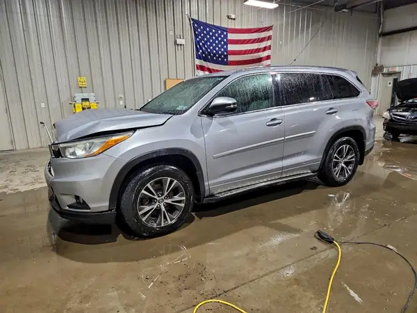 5TDJKRFHXGS353238 2016 TOYOTA HIGHLANDER - Image 1