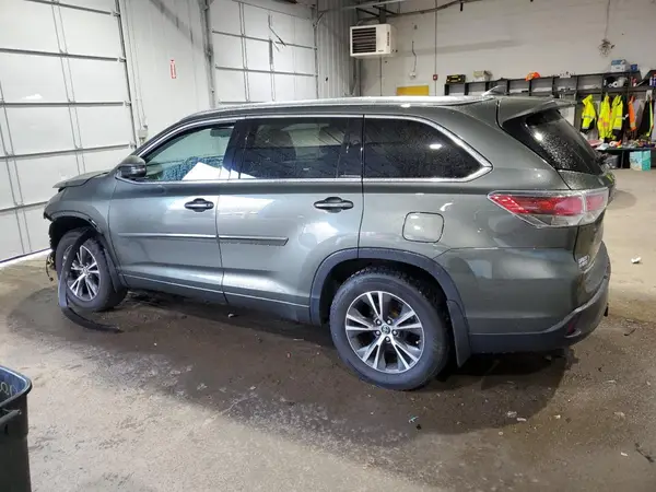 5TDJKRFHXGS353661 2016 TOYOTA HIGHLANDER - Image 2