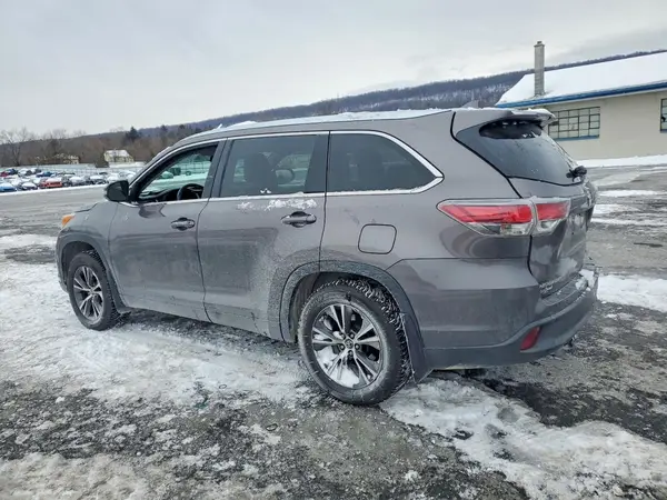 5TDJKRFHXGS355328 2016 TOYOTA HIGHLANDER - Image 2