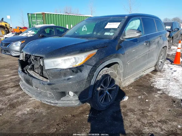 5TDJKRFHXGS501307 2016 TOYOTA HIGHLANDER - Image 2