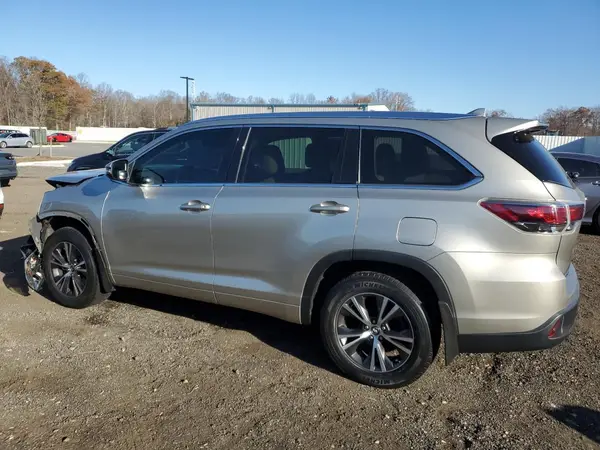 5TDJKRFHXGS501887 2016 TOYOTA HIGHLANDER - Image 2