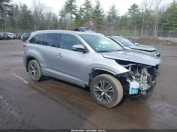 5TDJKRFHXGS503817 2016 TOYOTA HIGHLANDER - Image 1