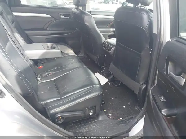 5TDJKRFHXGS503817 2016 TOYOTA HIGHLANDER - Image 8