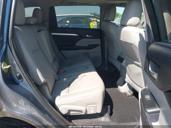 5TDJKRFHXGS506152 2016 TOYOTA HIGHLANDER - Image 8