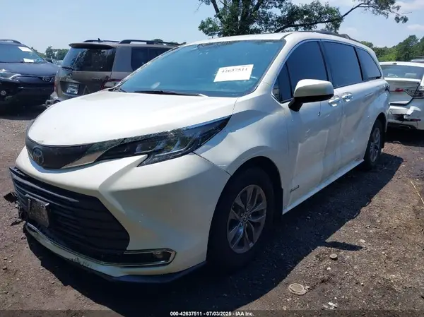 5TDJRKEC0MS016338 2021 TOYOTA SIENNA - Image 2
