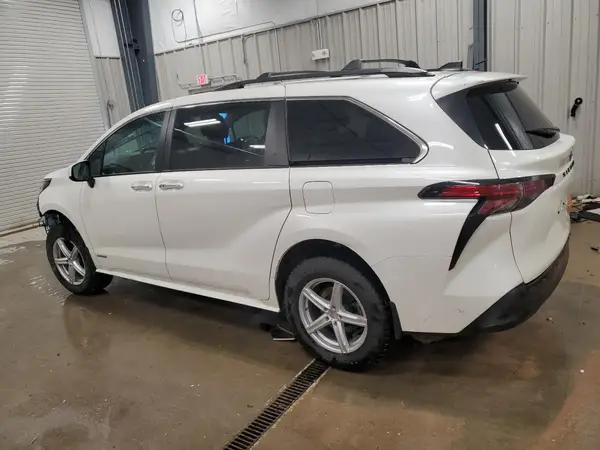 5TDJRKEC0MS037593 2021 TOYOTA SIENNA - Image 2