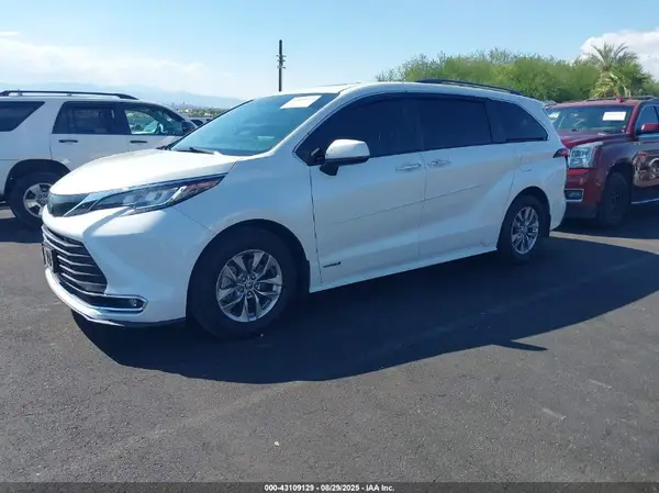 5TDJRKEC0MS056550 2021 TOYOTA SIENNA - Image 2
