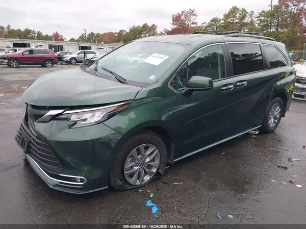 5TDJRKEC0NS082647 2022 TOYOTA SIENNA - Image 2